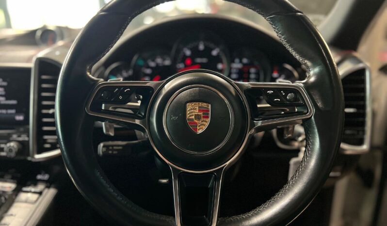 
								2018 Porsche Cayenne Cayenne Platinum Edition full									