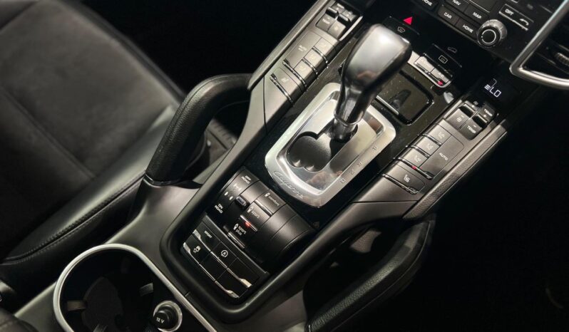 
								2018 Porsche Cayenne Cayenne Platinum Edition full									