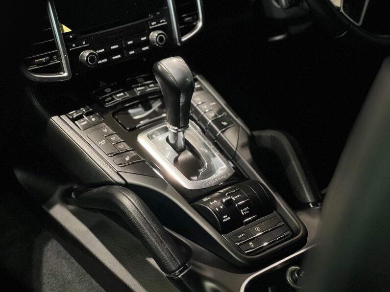 
								2018 Porsche Cayenne Cayenne Platinum Edition full									