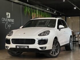 2018 Porsche Cayenne Cayenne Platinum Edition