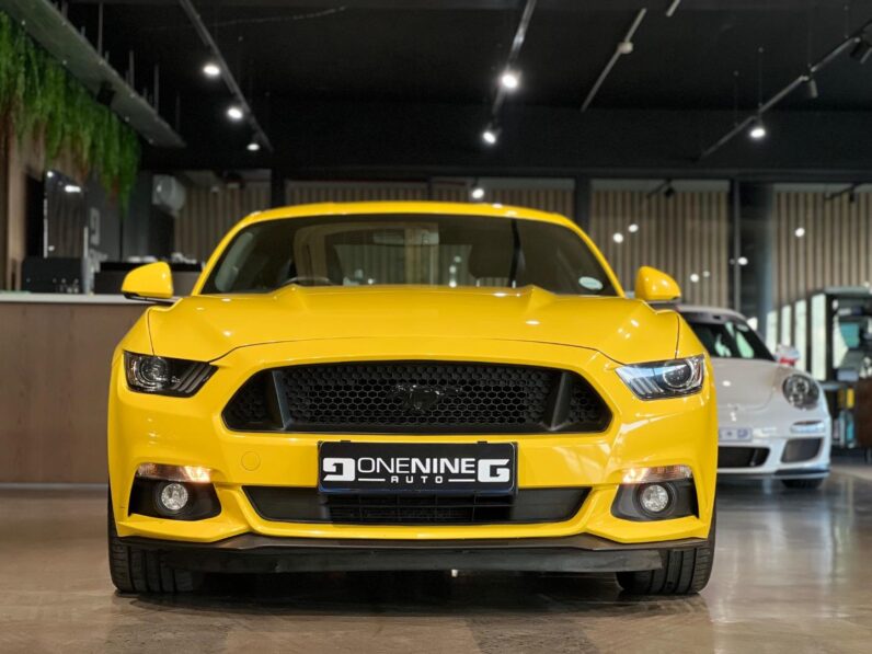 
								2016 Ford Mustang 5.0 GT Fastback full									