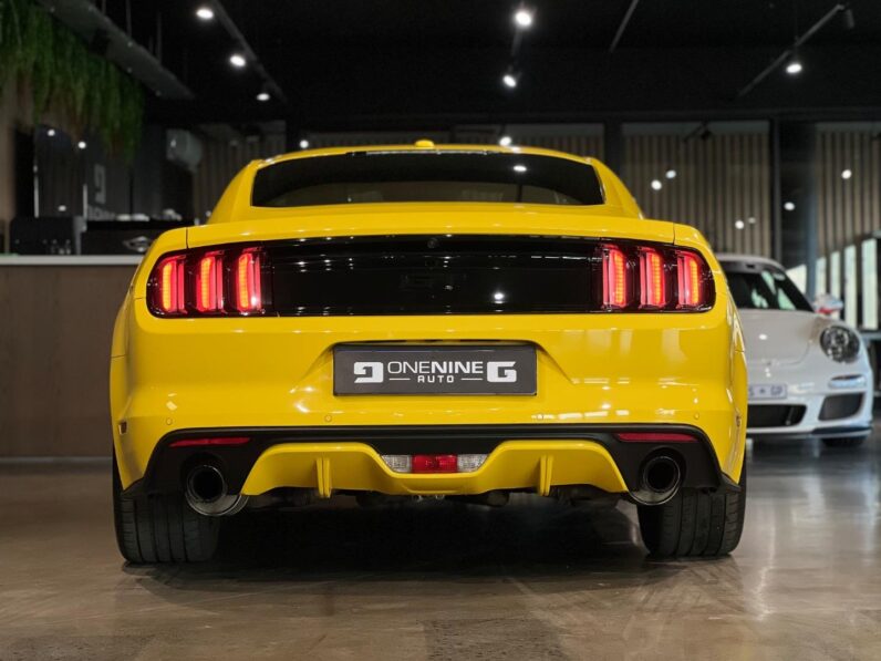 
								2016 Ford Mustang 5.0 GT Fastback full									