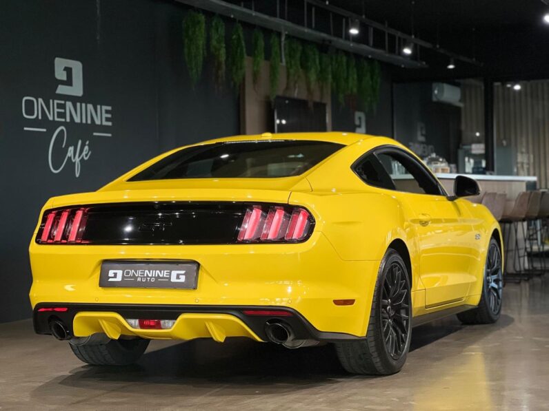 
								2016 Ford Mustang 5.0 GT Fastback full									