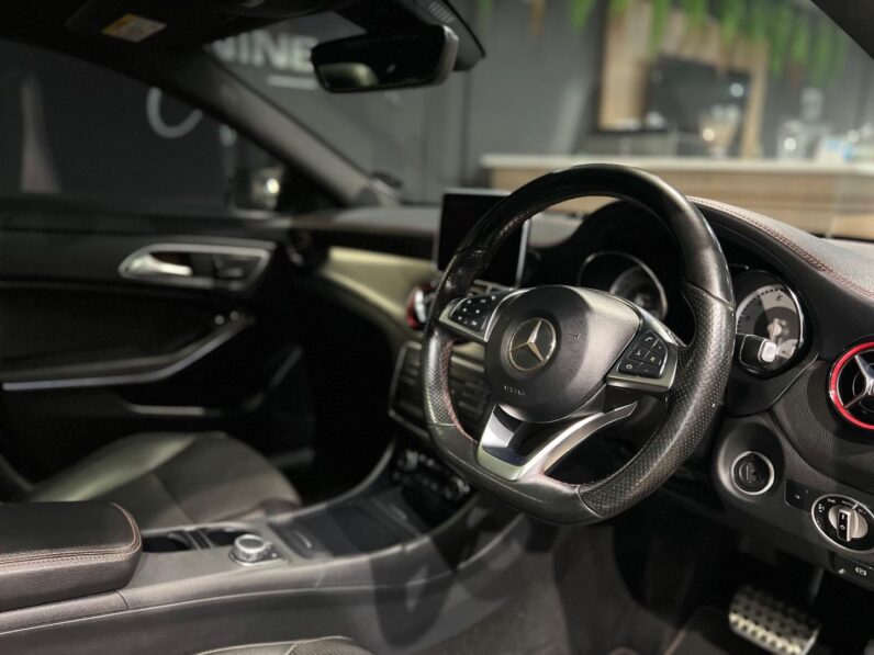 
								2015 Mercedes-Benz CLA CLA250 Sport 4Matic full									