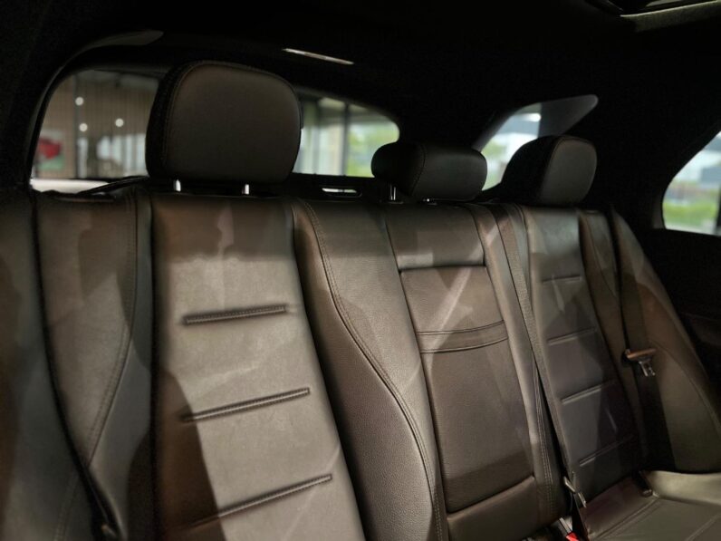 
								2021 Mercedes-Benz GLE GLE400d 4Matic AMG Line full									