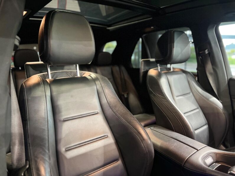 
								2021 Mercedes-Benz GLE GLE400d 4Matic AMG Line full									