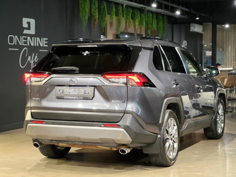 
								2019 Toyota RAV4 2.5 AWD VX full									
