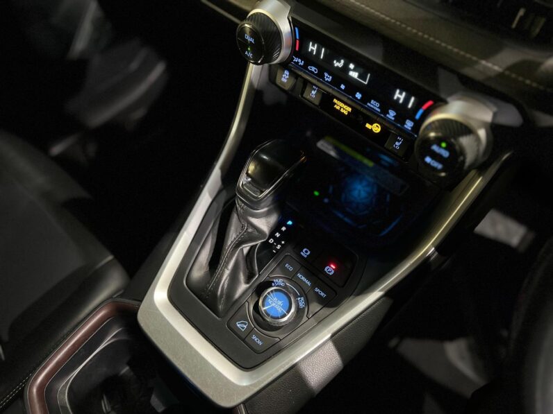 
								2019 Toyota RAV4 2.5 AWD VX full									