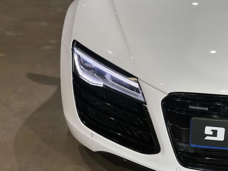 
								2014 Audi R8 4.2 Spyder Quattro full									