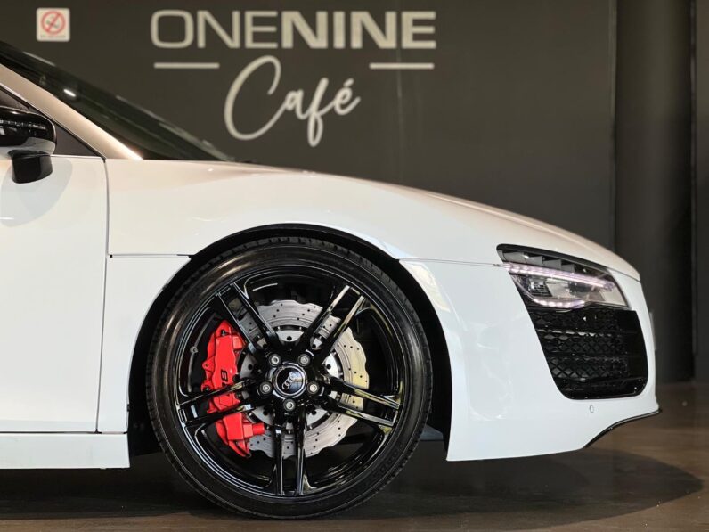 
								2014 Audi R8 4.2 Spyder Quattro full									