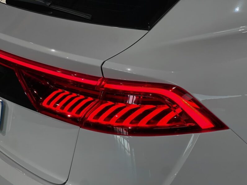 
								2021 Audi SQ8 TDI Quattro full									