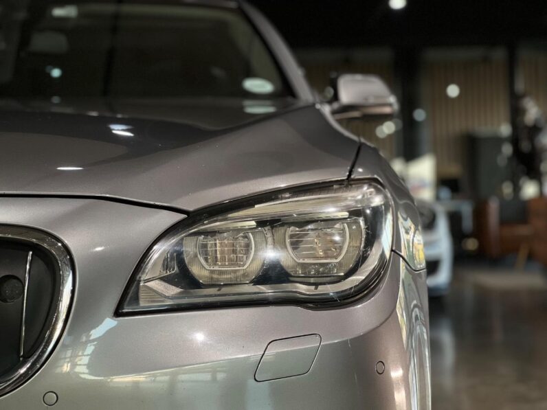 
								2012 BMW 7 Series 740i Innovations full									