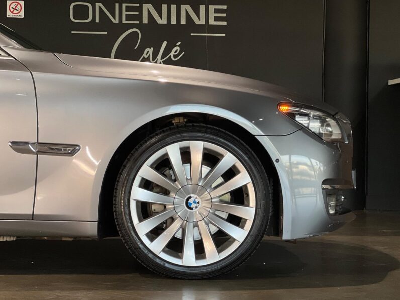 
								2012 BMW 7 Series 740i Innovations full									
