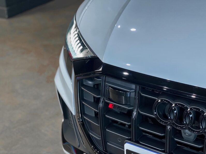 
								2021 Audi SQ8 TDI Quattro full									