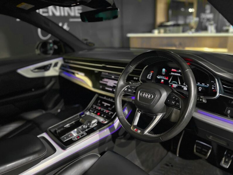 
								2021 Audi SQ8 TDI Quattro full									