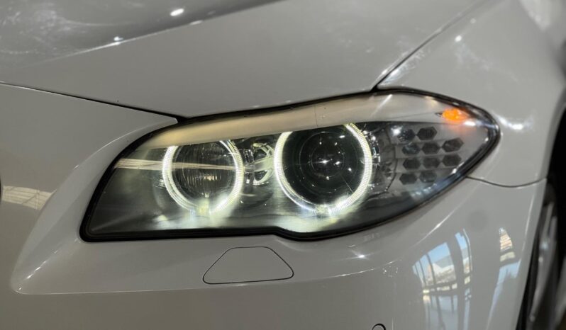 
								2012 BMW 5 Series 520d M Sport full									