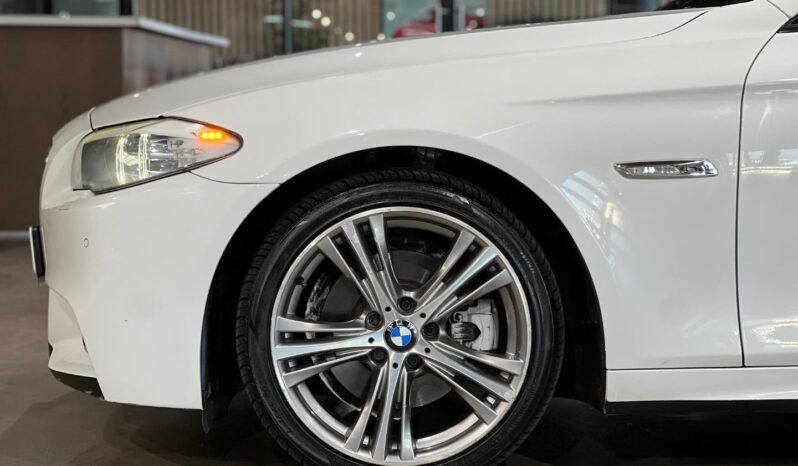 
								2012 BMW 5 Series 520d M Sport full									