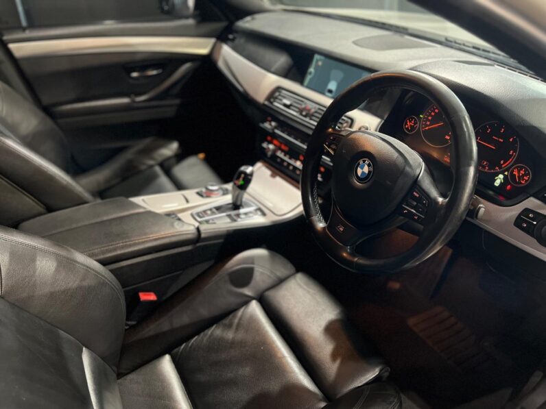 
								2012 BMW 5 Series 520d M Sport full									