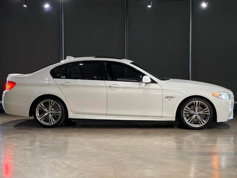 
								2012 BMW 5 Series 520d M Sport full									