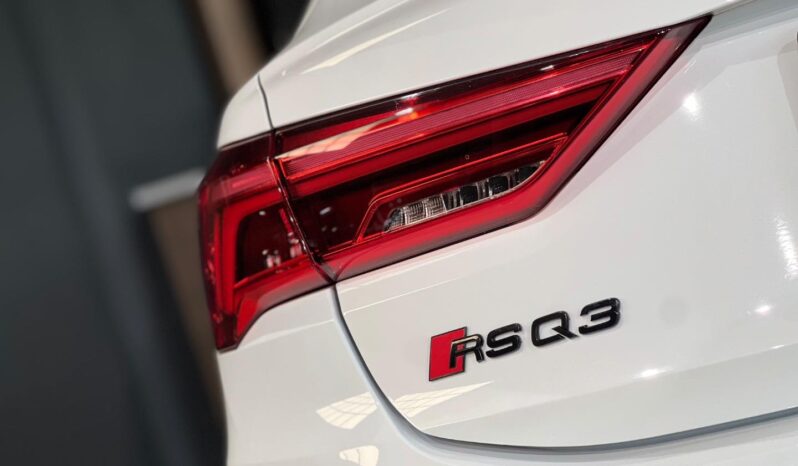 
								2021 Audi RSQ3 Sportback Quattro full									
