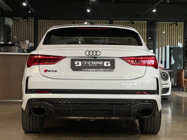 
								2021 Audi RSQ3 Sportback Quattro full									