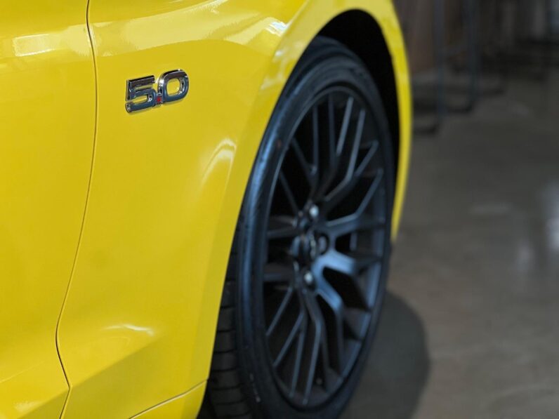 
								2016 Ford Mustang 5.0 GT Fastback full									