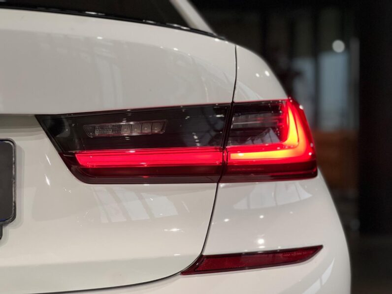 
								2019 BMW 3 Series 330d M Sport full									