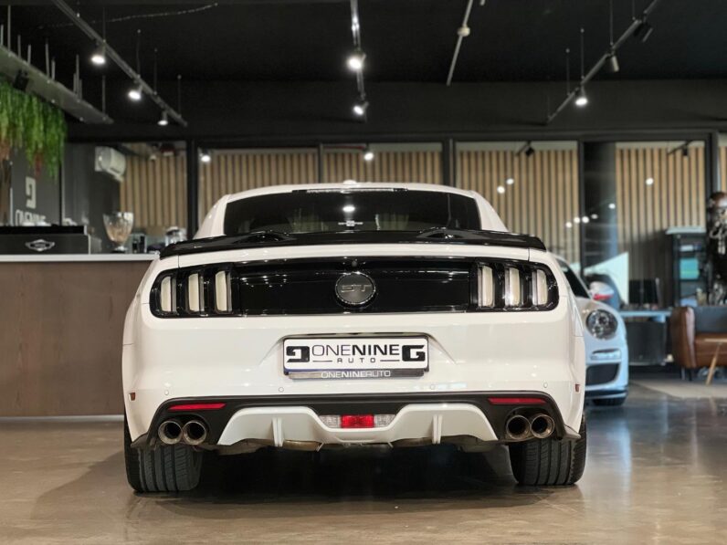 
								2017 Ford Mustang 5.0 GT Fastback Auto full									