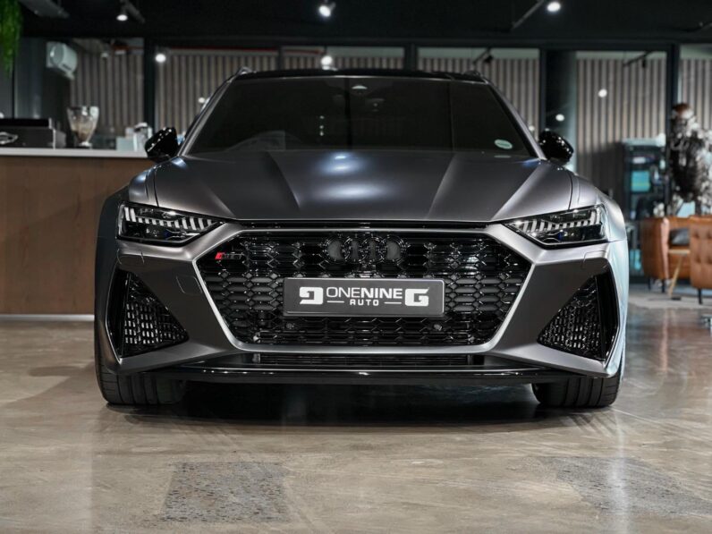 
								2022 Audi RS6 Quattro full									