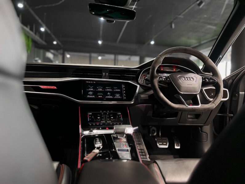 
								2022 Audi RS6 Quattro full									