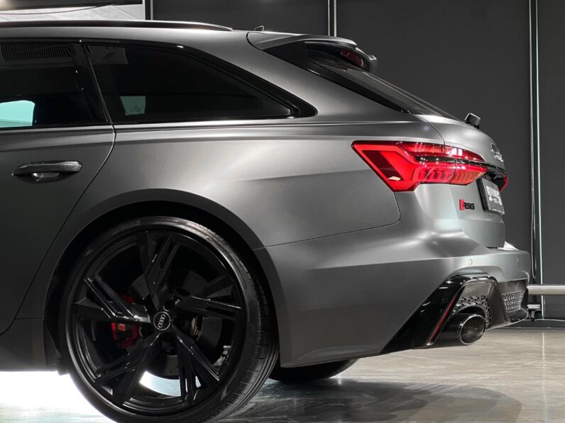 
								2022 Audi RS6 Quattro full									