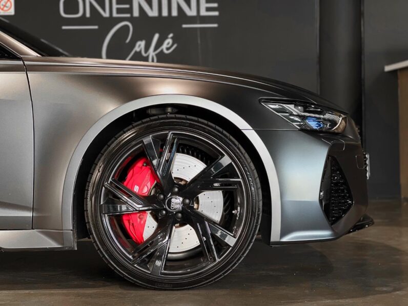 
								2022 Audi RS6 Quattro full									