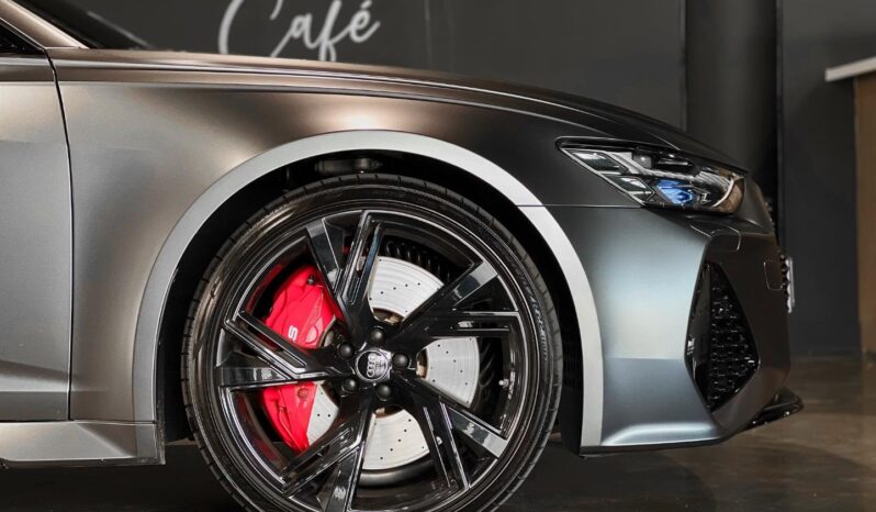 
								2022 Audi RS6 Quattro full									