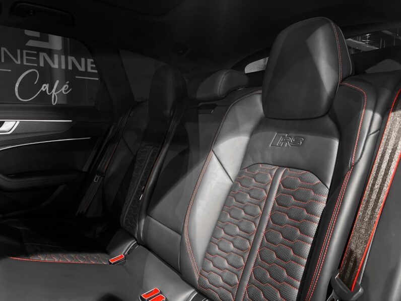 
								2022 Audi RS6 Quattro full									