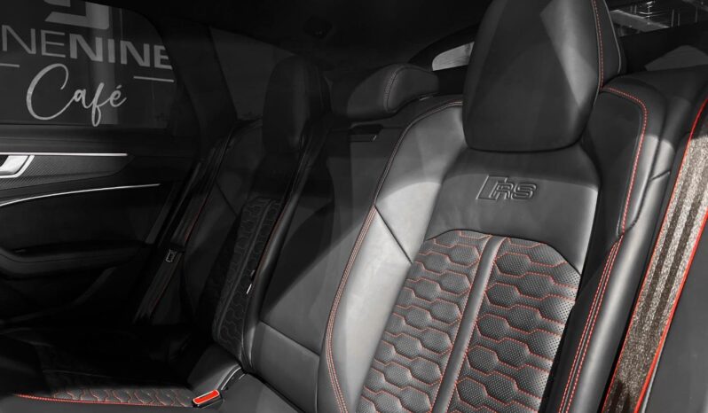 
								2022 Audi RS6 Quattro full									