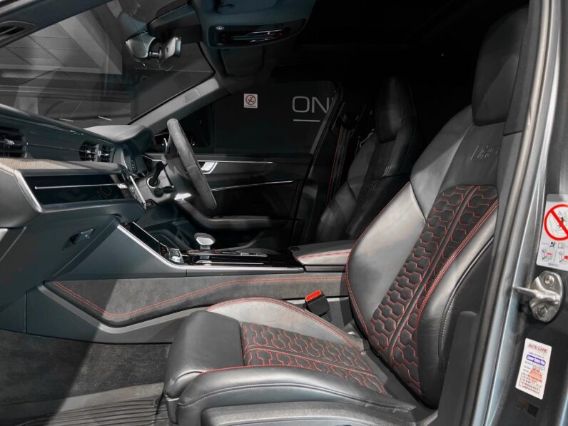 
								2022 Audi RS6 Quattro full									