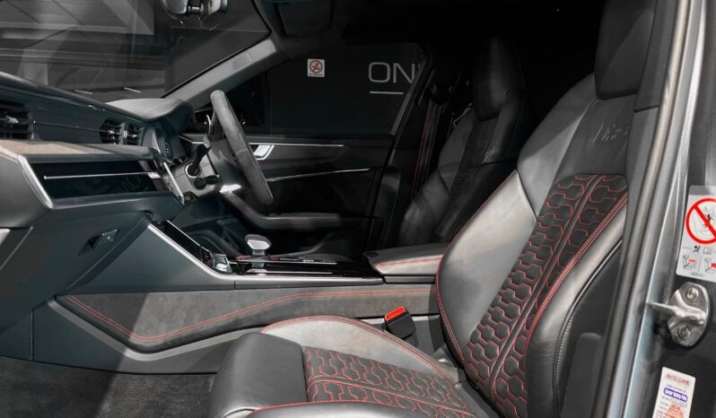 
								2022 Audi RS6 Quattro full									