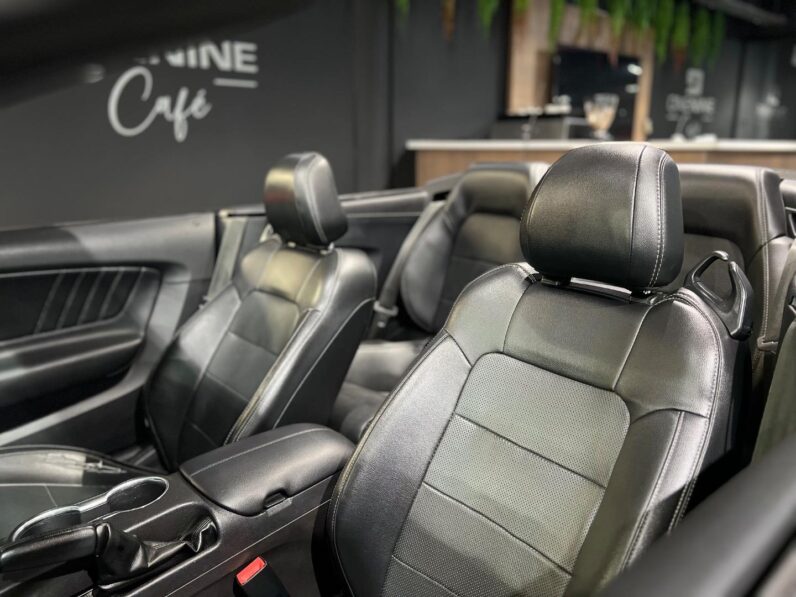 
								2019 Ford Mustang 2.3T Convertible full									