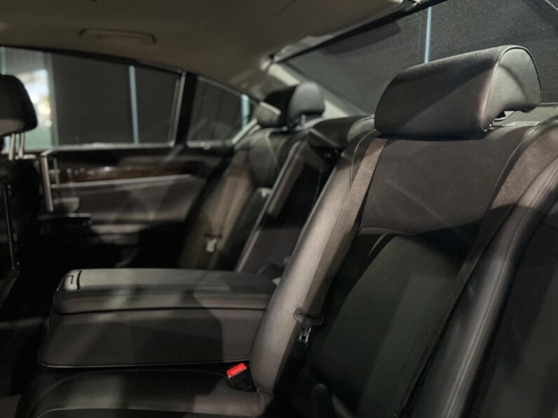 
								2012 BMW 7 Series 740i Innovations full									