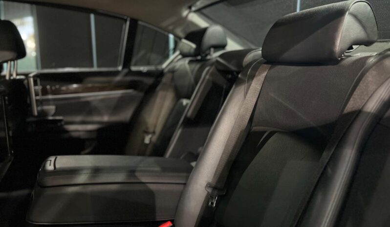 
								2012 BMW 7 Series 740i Innovations full									