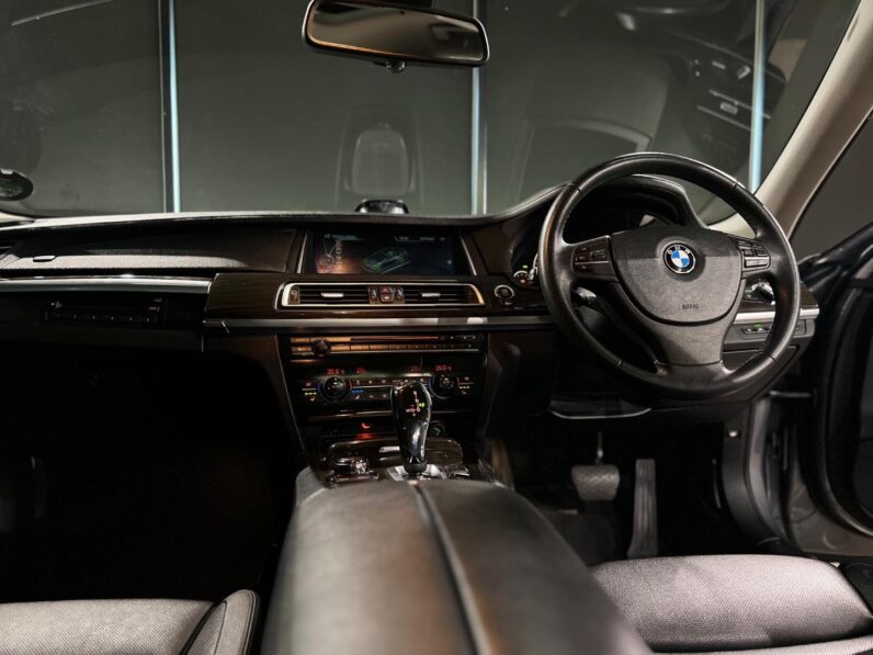 
								2012 BMW 7 Series 740i Innovations full									