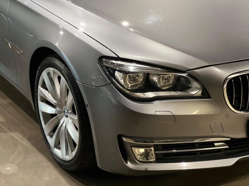 
								2012 BMW 7 Series 740i Innovations full									