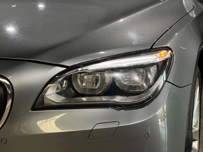 
								2012 BMW 7 Series 740i Innovations full									