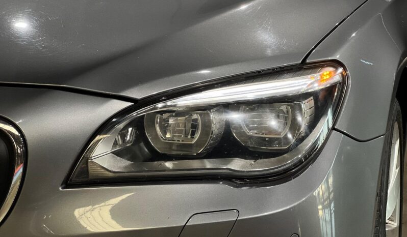 
								2012 BMW 7 Series 740i Innovations full									