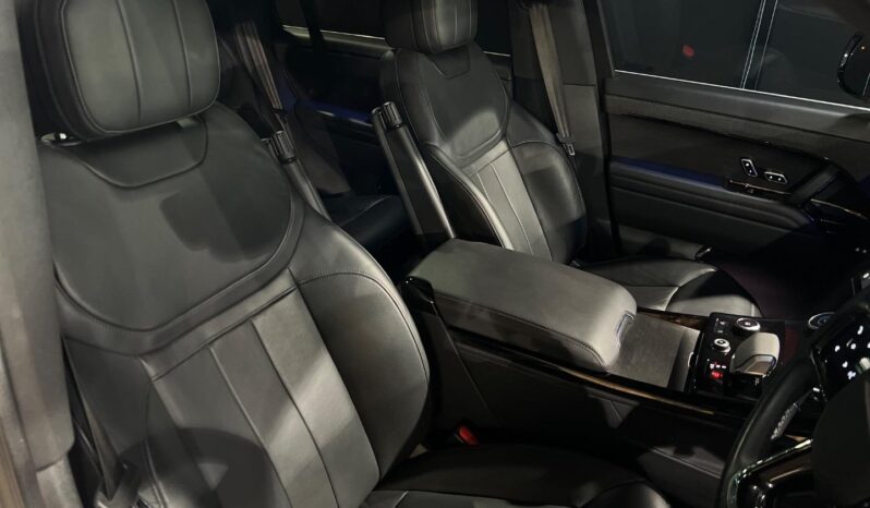 
								2023 Land Rover Range Rover Sport D350 Dynamic SE full									
