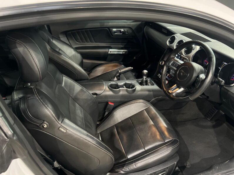 
								2018 Ford Mustang 2.3T Fastback full									
