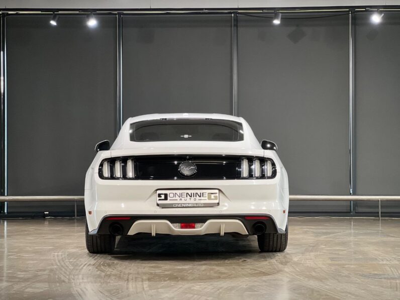 
								2018 Ford Mustang 2.3T Fastback full									
