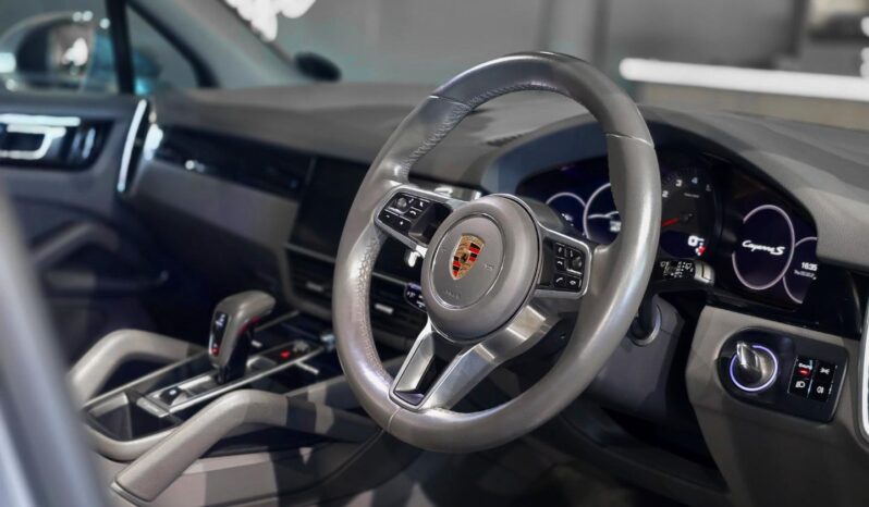 
								2018 Porsche Cayenne S full									
