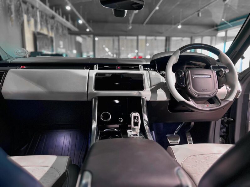 
								2020 Land Rover Range Rover Sport SVR Carbon Edition full									