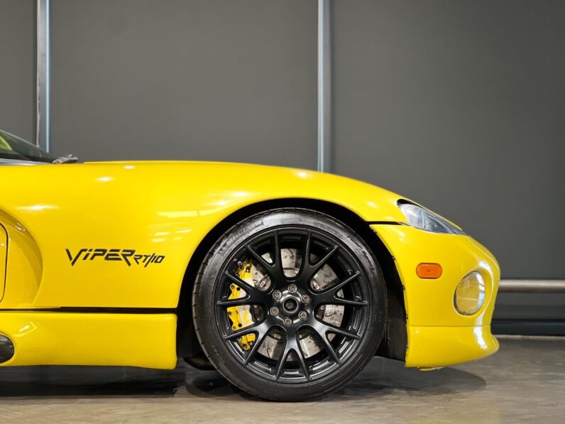 
								1996 Dodge Viper 8.0 full									